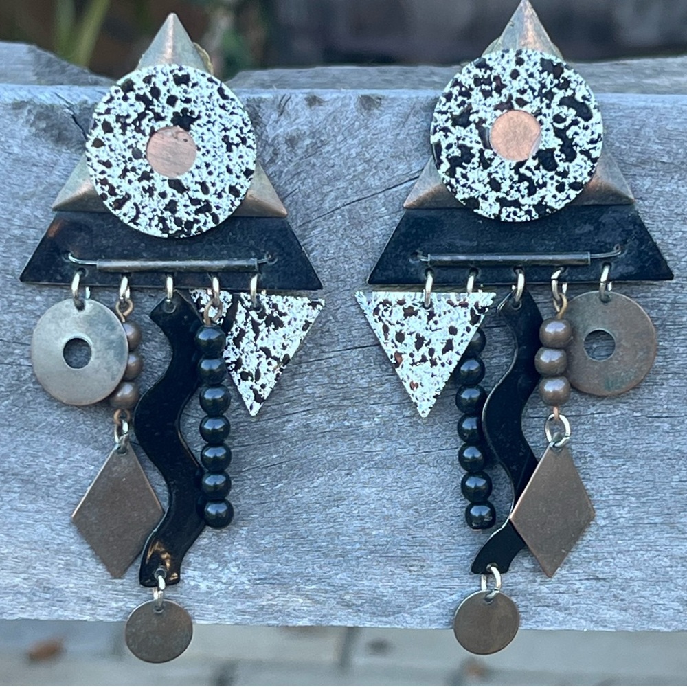 Vintage 80s Enamel on Metal Dangle Earrings – Post Back